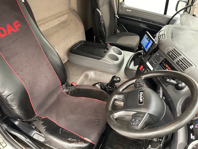 DAF CF 290 6×2 Rear Steer Fridge Box