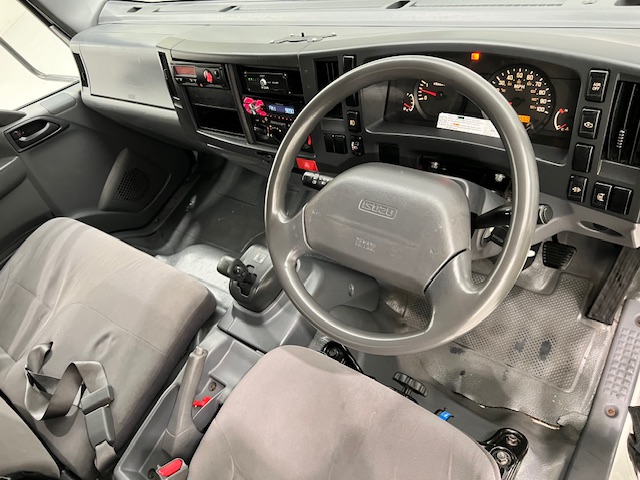 Isuzu N75.190 Day Cab Box Van