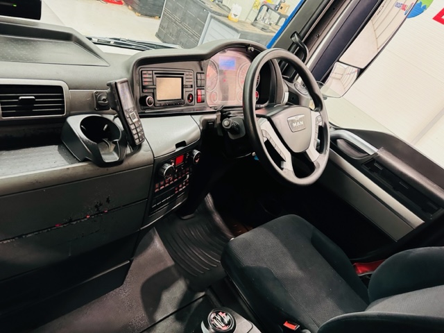 MAN TGX 26.480 6×2 Tractor Unit
