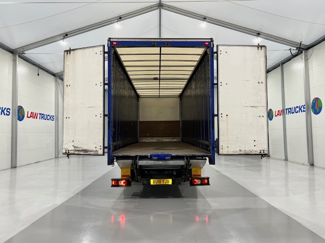 Mercedes Actros 1824 Sleeper Cab Curtainsider