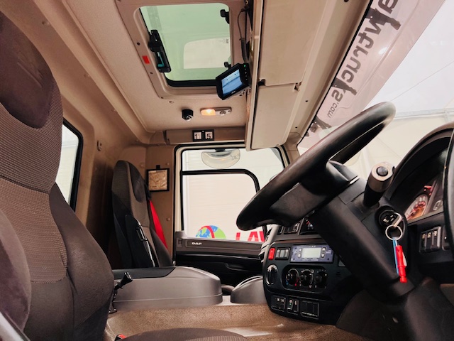 DAF CF 400 8×4 Day Cab Tipper