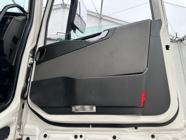 Volvo FH 500 6×2 Midlift Tractor Unit