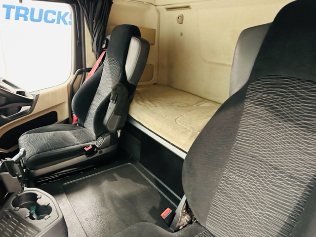 Mercedes Actros 2543 6×2 Midlift Tractor Unit