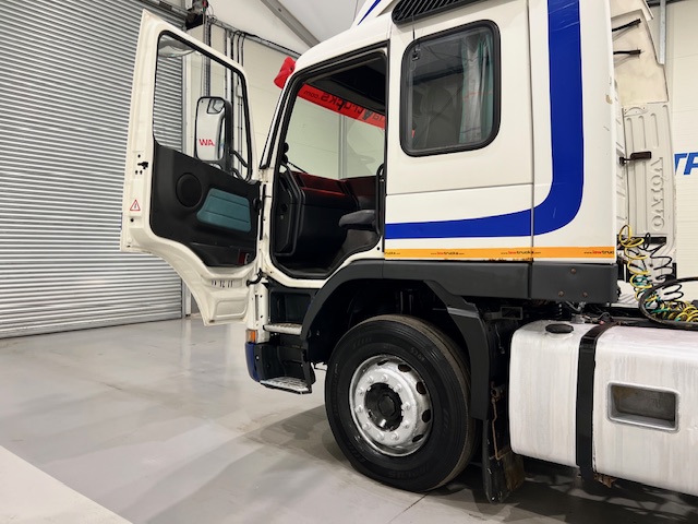 Volvo FM12 420 6×2 Midlift Tractor Unit Manual