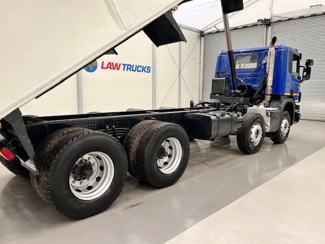 Scania P370 8×4 Rest Cab Tipper Manual