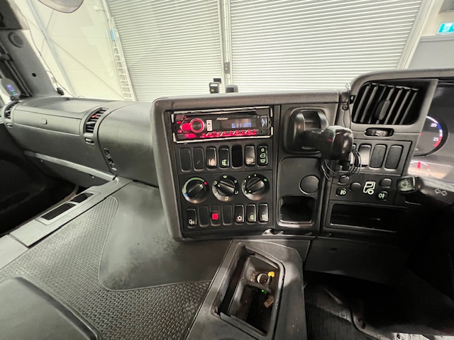 Scania P250 4×2 Sleeper Cab Fridge Box