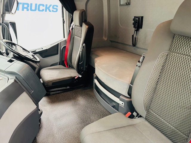 Renault T460 6×2 Midlift Tractor Unit