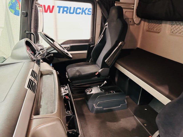 MAN TGX 26.440 6×2 Midlift Tractor Unit
