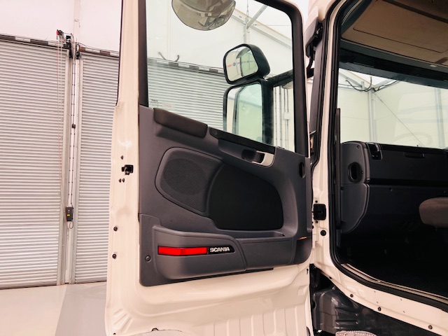 Scania R450 6×2 Midlift Topline Tractor Unit