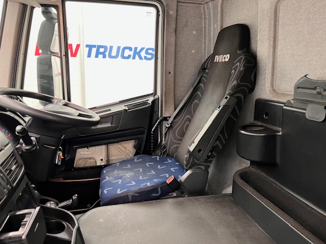 Iveco Stralis 310 AT 6×2 Box Van