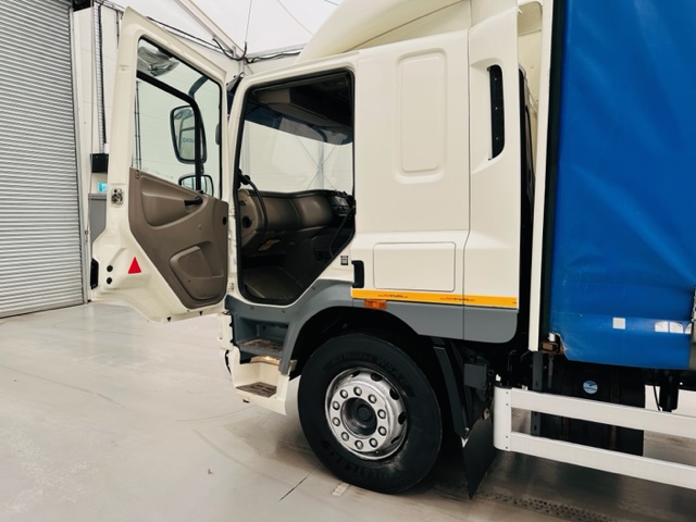 DAF CF65 250 Sleeper Cab Curtainsider
