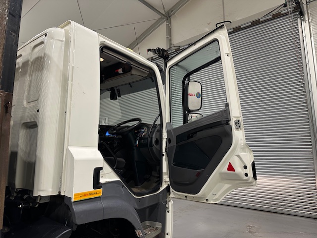 DAF CF 370 6×2 Rear Lift Dropside Brick Grab Manual