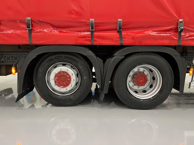 Mercedes Actros 2530 6×2 Sleeper Cab Curtainsider