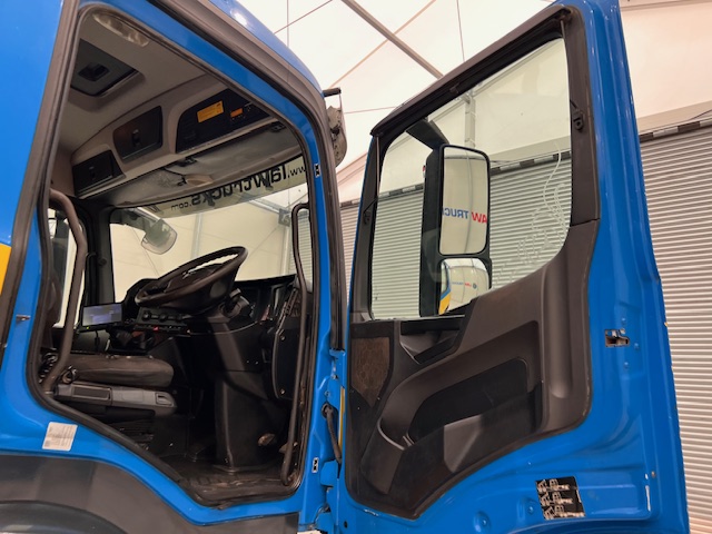 Mercedes Arocs 1824 Day Cab Skip Loader