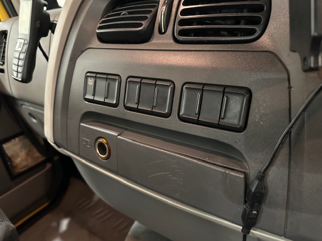 DAF LF 250 4×2 Rest Cab Tractor Unit
