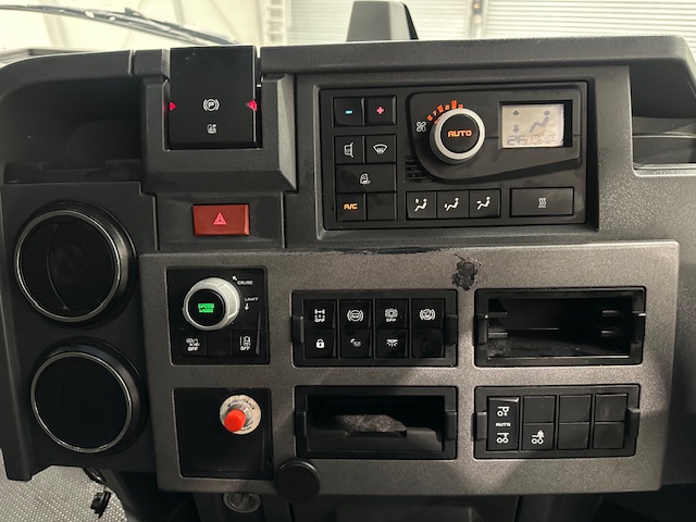 Renault T460 6×2 Midlift Tractor Unit