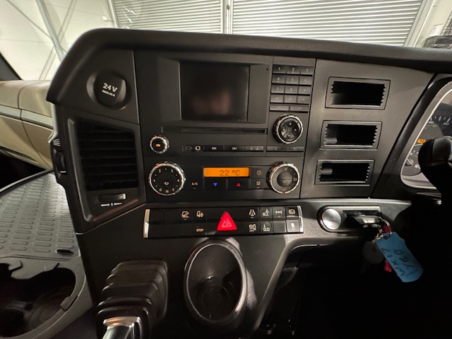 Mercedes Actros 2545 6×2 Midlift Tractor Unit