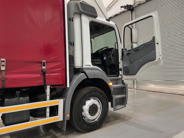 Mercedes Axor 1824 Day Cab Curtainsider
