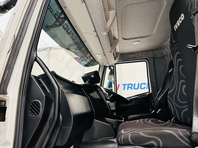Iveco Stralis 310 Euro 6 6×2 Box Van