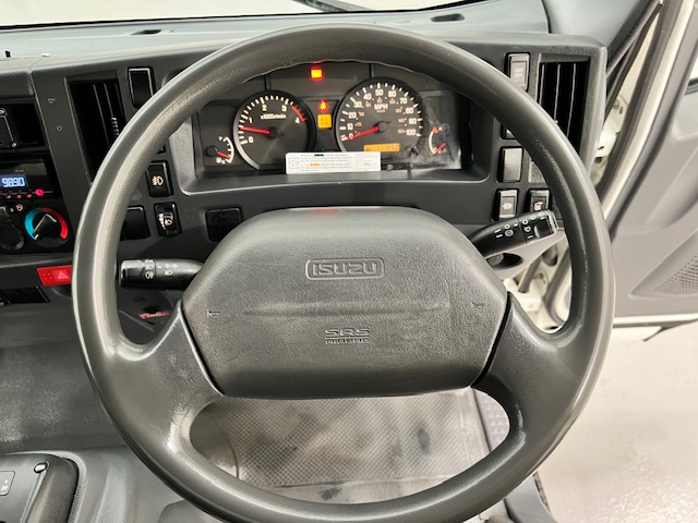 Isuzu N75.190 Day Cab Box Van