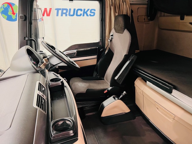 MAN TGX 26.460 6×2 Tractor Unit
