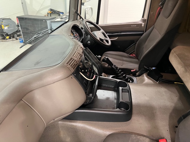DAF CF85 360 8×4 Sleeper Cab Tipper Manual