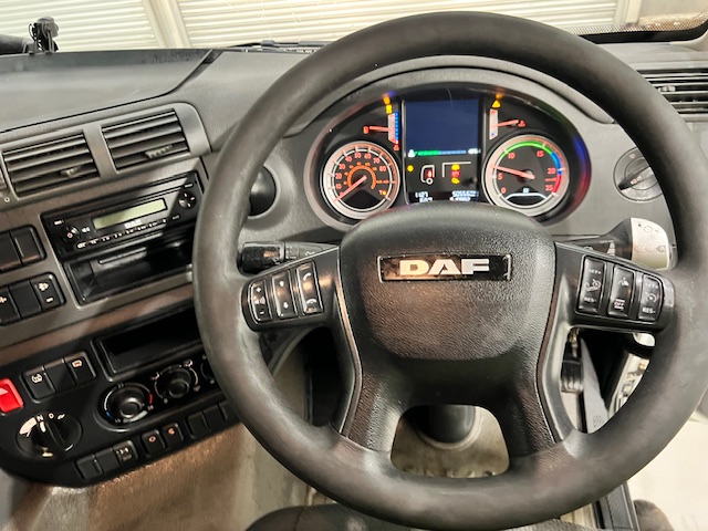 DAF CF 400 4×2 Sleeper Cab Tractor Unit