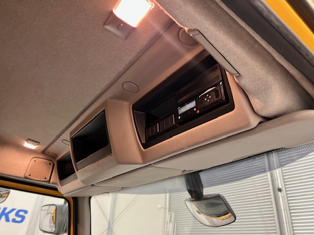 DAF LF 250 4×2 Sleeper Cab Gritter