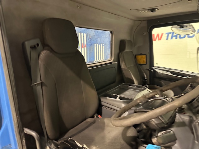 Scania P94 230 4×2 Day Cab Skip Loader