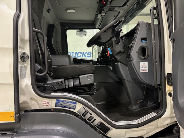 Scania P280 6×2 Rear Lift Day Cab Fridge Box