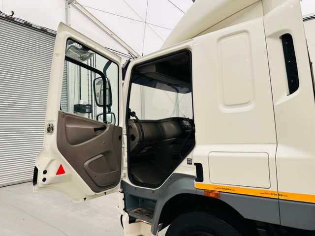 DAF CF65 250 Sleeper Cab Curtainsider