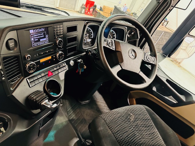 Mercedes Actros 1830 Sleeper Curtainsider Box Van