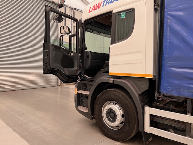 Scania P280 6×2 Highline Rear Lift Curtainsider