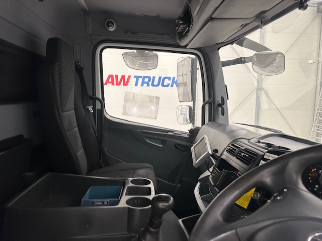 Mercedes Axor 1824 Day Cab Fridge Box
