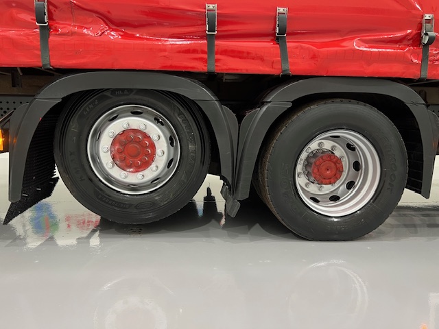 Mercedes Actros 2530 6×2 Sleeper Cab Curtainsider