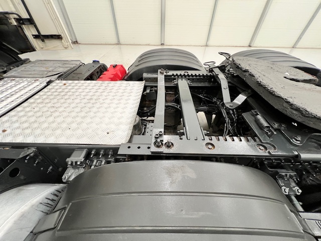Volvo FH 500 6×2 Midlift Tractor Unit