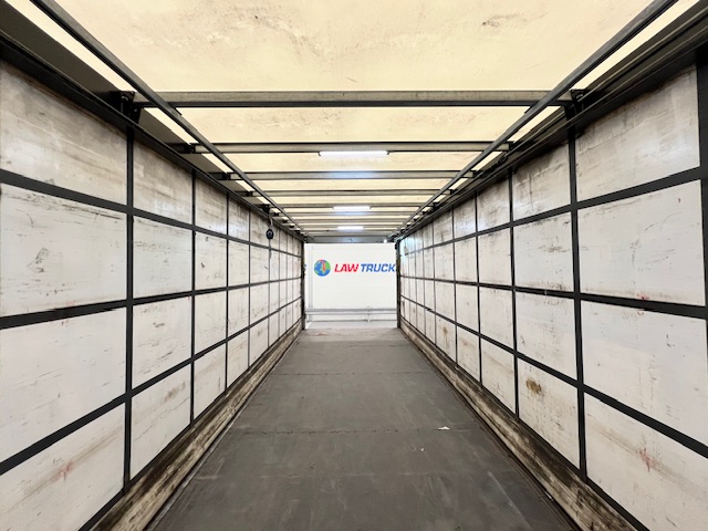 Mercedes Actros 1824 Day Cab Curtainsider