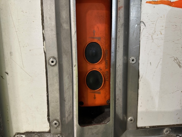 DAF CF 330 Rear Lift Day Cab Fridge Box