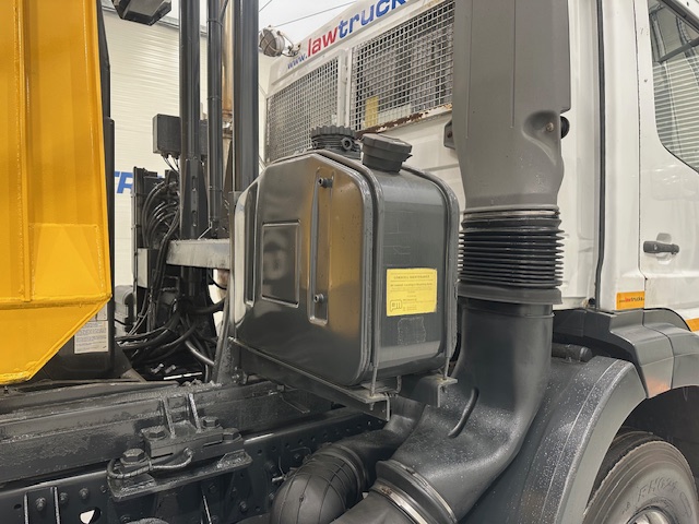 Mercedes Axor 2628 6×4 Day Cab Hookloader Gritter