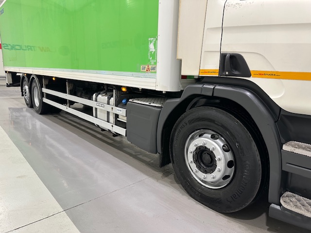 Scania P280 6×2 Rear Lift Day Cab Fridge Box