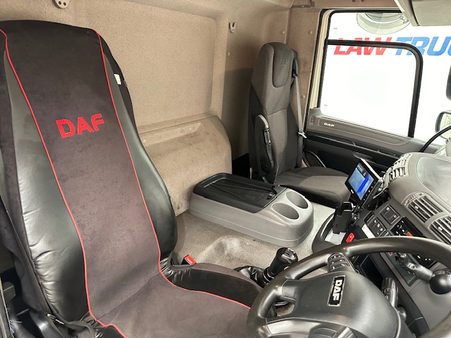 DAF CF 290 6×2 Rear Steer Fridge Box