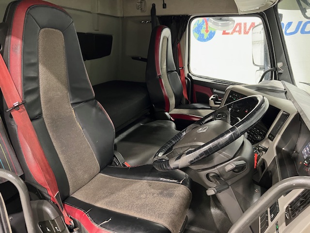 Volvo FM 450 6×2 Midlift Tractor Unit