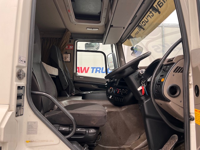 DAF CF75 310 Rear Lift Sleeper Cab Curtainsider