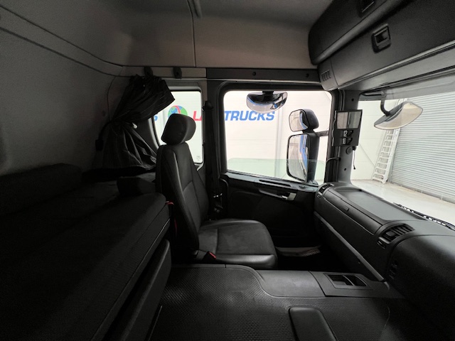 Scania P250 4×2 Sleeper Cab Fridge Box