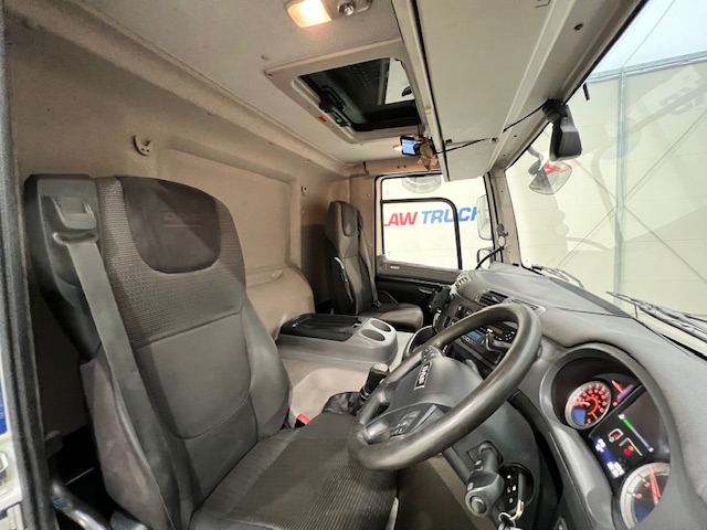DAF CF 290 6×2 Rear Steer Fridge Box