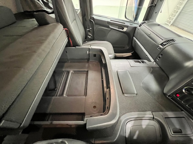 Scania P250 4×2 Sleeper Cab Fridge Box