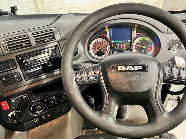 DAF CF 400 4×2 Sleeper Cab Tractor Unit