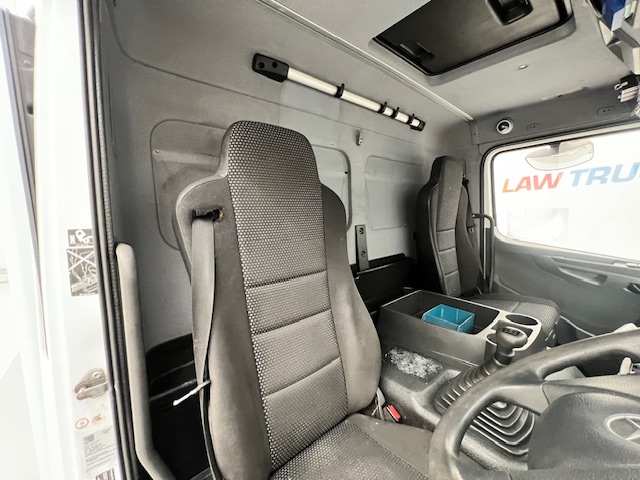 Mercedes Axor 1824 Day Cab Box Van