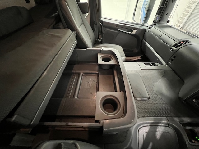Scania P250 4×2 Sleeper Cab Fridge Box