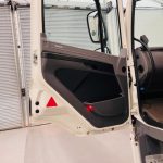DAF CF 330 6×2 Rear Lift Sleeper Cab Curtainsider - thumbnail